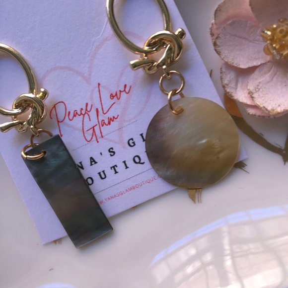 Sand and Sea Earrings - Picture 4 of 5